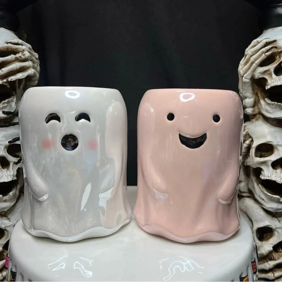 Cupcakes & Cashmere - Christian Siriano Pink & White Halloween Ghost Candles - Picture 3 of 12